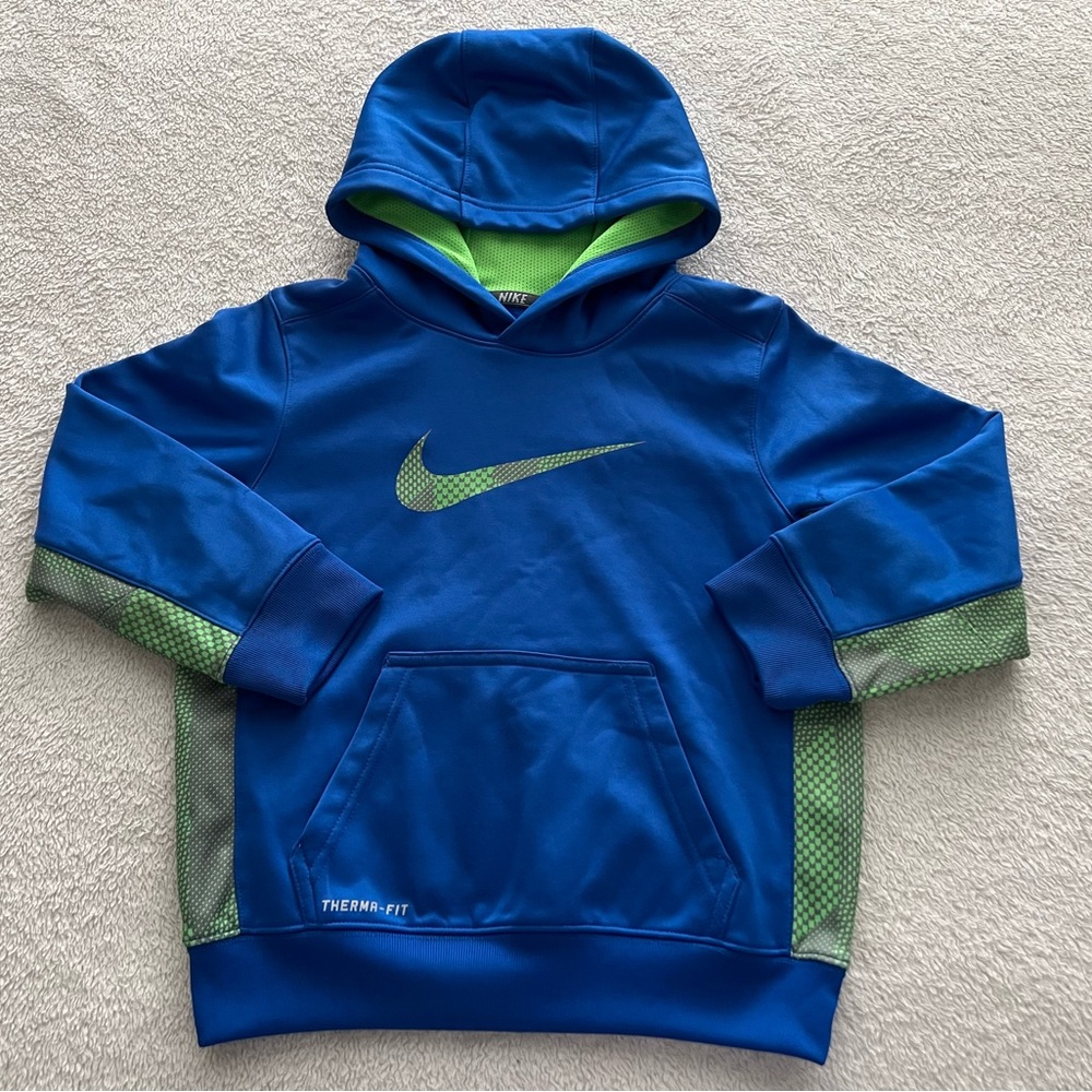 Boys Nike therms-Fit sweatshirt hoodie size 7